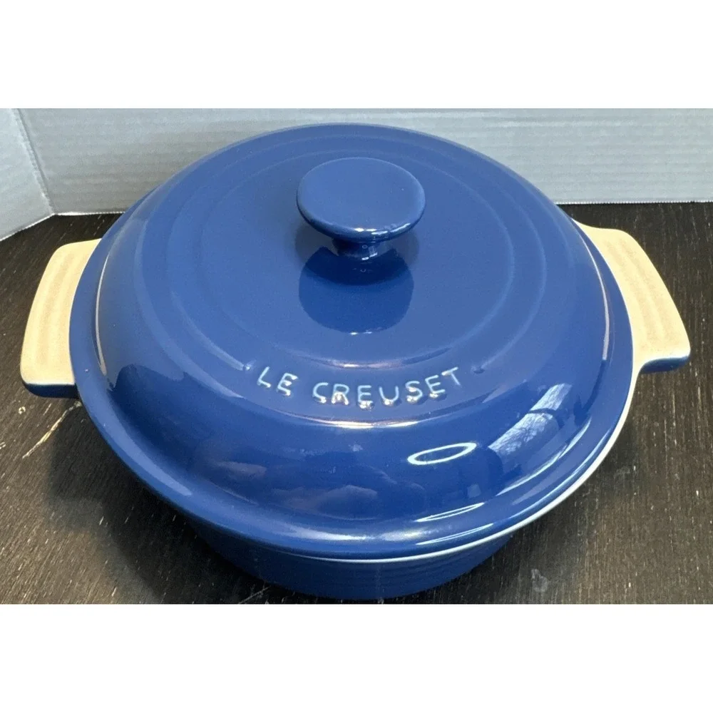 Le Creuset Blue Enameled Shallow Round Oven Casserole Baking Dish 2 & 3/4-Qt